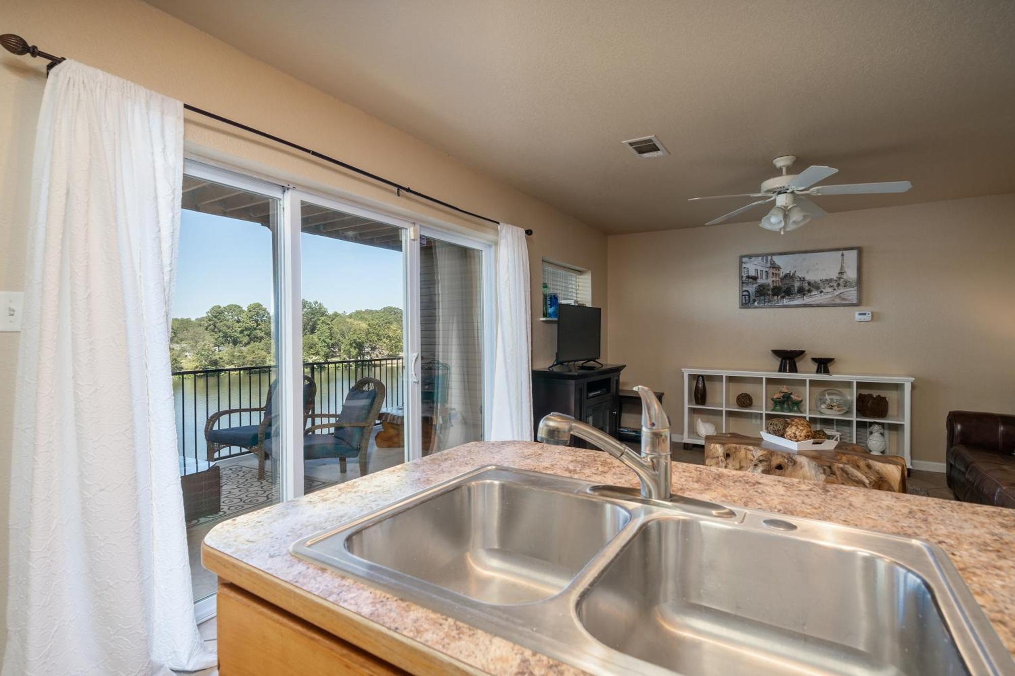 Ember'S View, Spa City Jewel- Lovely Lake Condo Hot Springs Luaran gambar